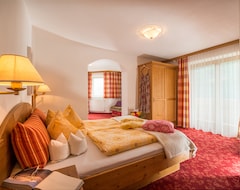 Khách sạn Hotel Almhof Roswitha (Hippach, Áo)