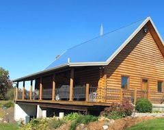 Entire House / Apartment Beautiful Log Cabin Above Lake Shelbyville (Shelbyville, USA)