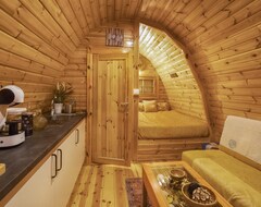 Casa rural Glamping Turquesa, feel and relax in a wood house (Santarém, Portugal)