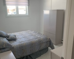 Entire House / Apartment Room For Weekly Rent - Bed And Breakfast (Hope Town, Canada)