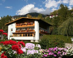 Khách sạn Ferienhaus Sonnenhang (Matrei, Áo)