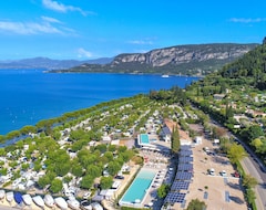 La Rocca Camping Village (Bardolino, Italia)