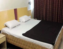 Hotel Ashwins White House (Lonavala, India)