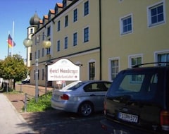 Khách sạn Hotel Gumberger GmbH Garni (Neufahrn b. Freising, Đức)