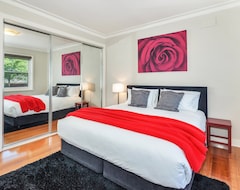 Khách sạn Lake Wendouree Luxury Apartments (Ballarat, Úc)
