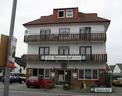 Khách sạn Mainzer Rad (Schwetzingen, Đức)