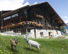 Mountain Hostel Gimmelwald (Wengen, İsviçre)