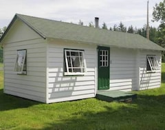 Entire House / Apartment Cape Breton Highlands Cabins (Margaree Valley, Canada)