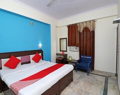 OYO 35708 Zee Hotel (Agra, Hindistan)