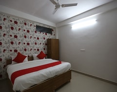 Otel OYO 44400 Retreat Inn (Delhi, Hindistan)