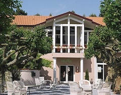 Hotel Logis Thermal (Saubusse, France)