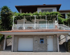 Koko talo/asunto Villa Lili (Portorož, Slovenia)