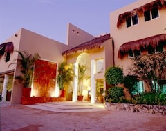 Khách sạn Hotel Playa La Media Luna (Isla Mujeres, Mexico)