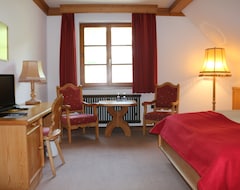 Khách sạn Hotel zum Ochsen (Furtwangen, Đức)