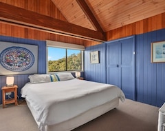 Hotel The Accommodation Group – Frisson A Mer – Binalong Bay (St Helens, Australija)