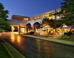فندق راديسون هوتل أكرون/فيرلون (أكرون, الولايات المتحدة الأمريكية)