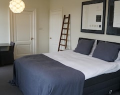 Bed & Breakfast Room One-Twenty-One (Naarden, Hà Lan)