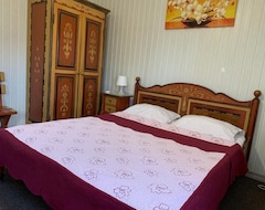 Motel Romanian House (Otopeni, Romanya)