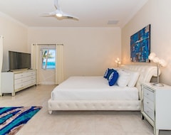 Entire House / Apartment Sprat Bay Luxury Villa (Seven Mile Beach, Cayman Islands)