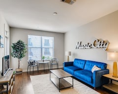 Hotelli !new! Corporate Suite Or Couples Retreat In The Gulch! (Nashville, Amerikan Yhdysvallat)