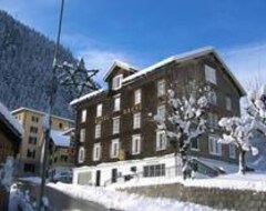 Chalet Hotel Krone (Göschenen, İsviçre)