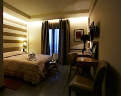 Otel Harmony Luxury Rooms (Nafplio, Yunanistan)