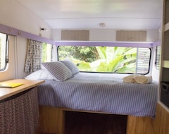 Khách sạn Wai-Knot Accommodation (Onetangi, New Zealand)