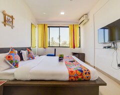 Hotel FabExpress Casa Paradise Vagator (Goa Velha, Indija)