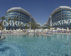 Vikingen Infinity Resort & Spa (Okurcalar, Turquía)