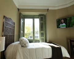 Guesthouse AbraCadabra Suites (Madrid, Spain)