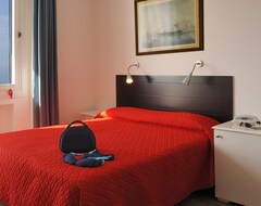Hotel Tirreno (Alassio, Italy)