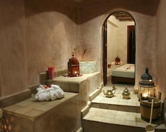Khách sạn Hotel Riad Amiris (Marrakech, Morocco)