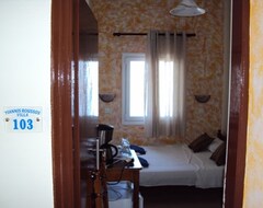 Hotelli Yiannis Roussos Villa (Firostefani, Kreikka)