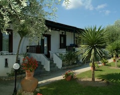 Hotel Villa Dafni (Limenas - Thassos, Greece)