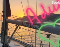 Hotel Luxury Yacht Boatel - White Dove (Gibraltar, Gibraltar)