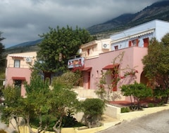 Khách sạn Aenos Village (Lourdata, Hy Lạp)