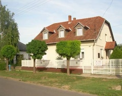 Aparthotel Maya Vendégház (Abádszalók, Mađarska)