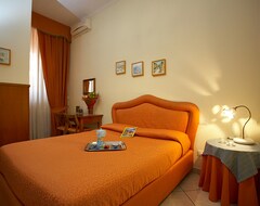 Hotel Suite Partenopea (Napulj, Italija)