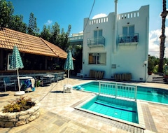 Căn hộ có phục vụ Julia Apartments (Platanes - Platanias Rethymnon, Hy Lạp)
