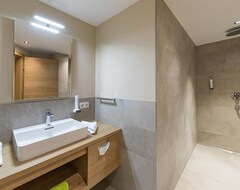 Suite, Shower Or Bath, Toilet, 2 Bedrooms - Zum Hirschen, Hotel (Zell am See, Austria)
