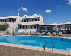 Hotel Thira's Dolphin (Akrotiri, Greece)