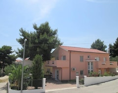 Khách sạn Luvi (Trogir, Croatia)