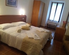 Otel Albergo Varone (Riva del Garda, İtalya)