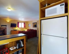 Casa/apartamento entero Premium Cleaned | Budget-Friendly Ski-In/Ski-Out Studio With Shared Hot Tubs & Mountain Views! (Garden City, EE. UU.)