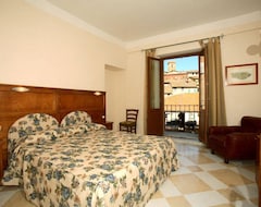 Hotel Al Mercato B&B (Siena, Italy)