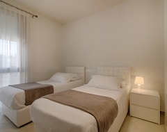 Huoneistohotelli The Rooms Serviced Apartments Nobis Complex (Tirana, Albania)