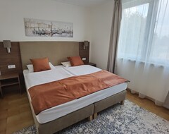 Bed & Breakfast Laguna Hotel (Agárd, Ungarn)
