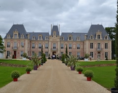 Hotel Alexandra Palace (Mazières-en-Gâtine, France)