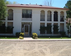 Nhà trọ Tavares Inn (Alamogordo, Hoa Kỳ)