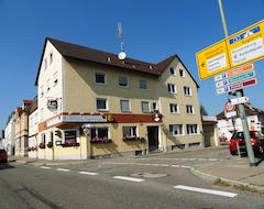 Khách sạn Hotel Gasthof Rose (Guenzburg, Đức)